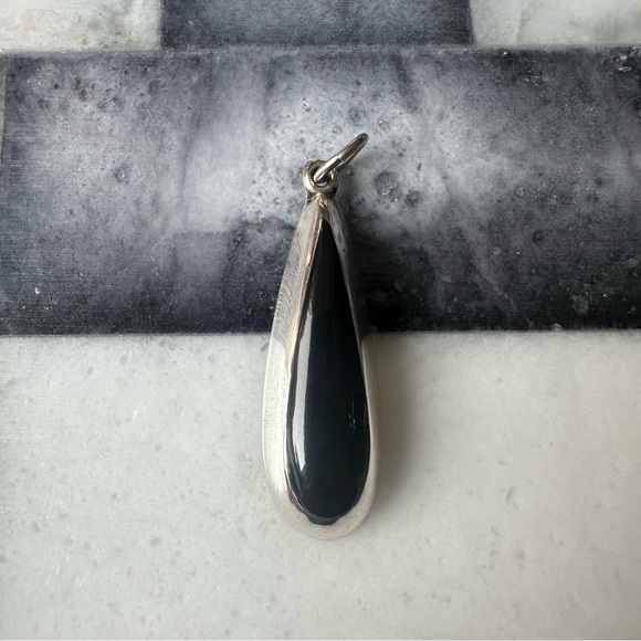 Onyx & Sterling Silver Drop Pendant - Picture 2 of 3